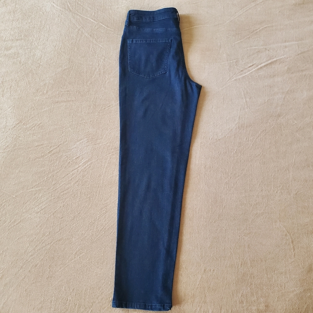 Croft & Barrow Women’s Straight Leg Blue Jean 8 - Picture 3 of 6